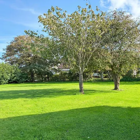 Casa de Férias 2 Bedroom Awesome In *