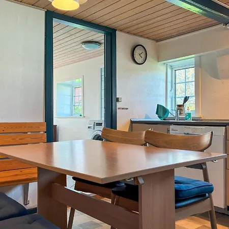 Casa de Férias 2 Bedroom Awesome In