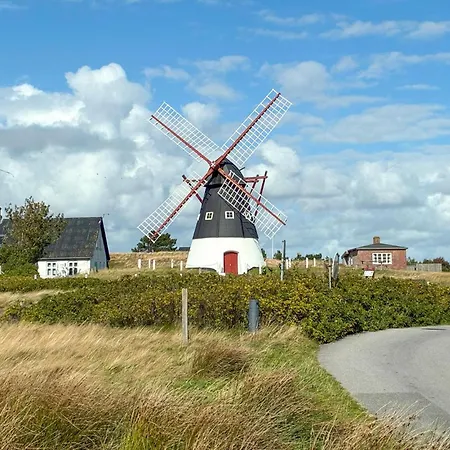 2 Bedroom Awesome In Casa de Férias